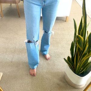 Abercrombie 90s relaxed high rise curve love jeans. 27 (4) long, never worn.